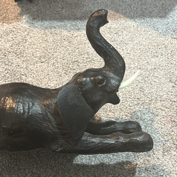 Vintage Leather Wrapped Elephant Laying Down Statue - Picture 4 of 9